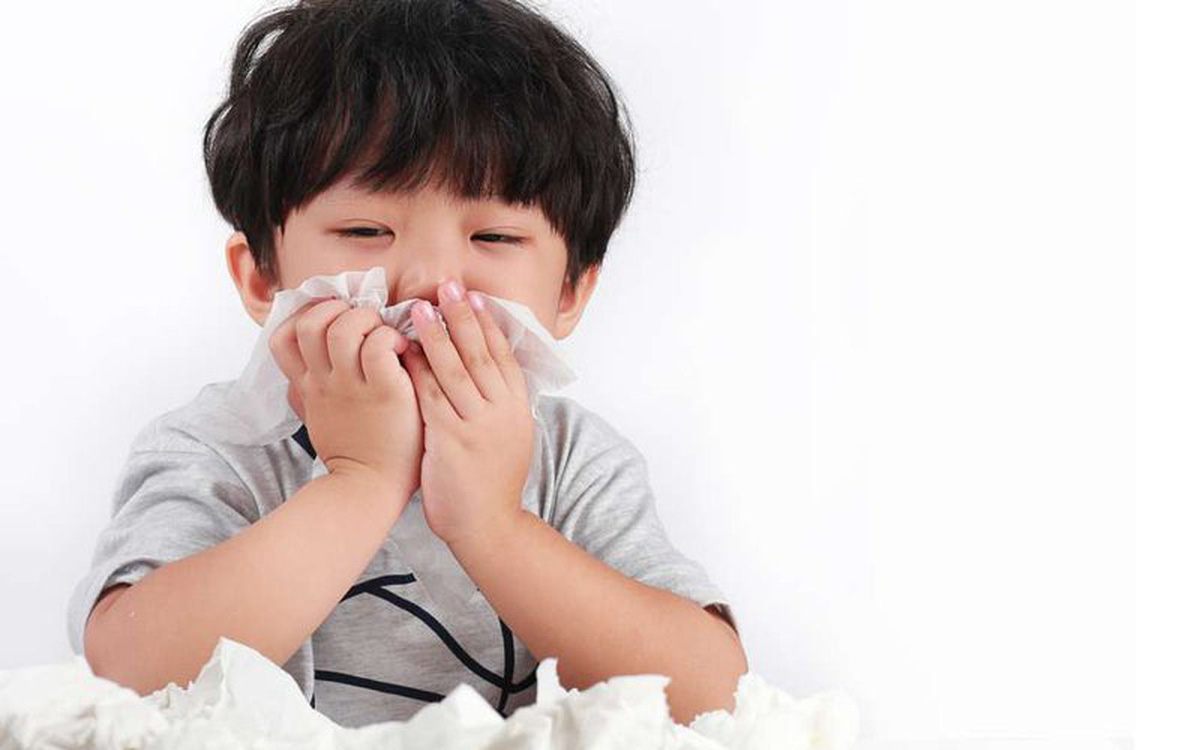 Bệnh viêm phổi thường xuất hiện ở đối tượng mẫn cảm như trẻ em dưới 1 tuổi