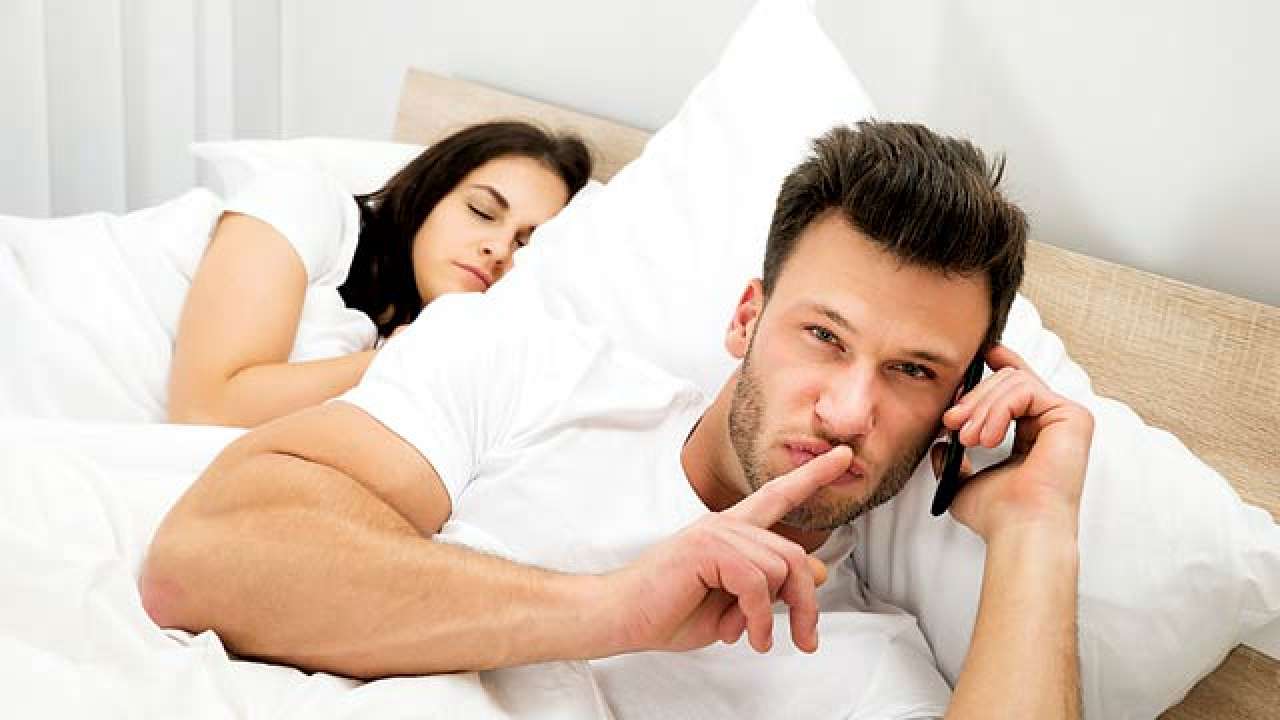 6 dấu hiệu cho thấy chồng bạn đang ngoại tình