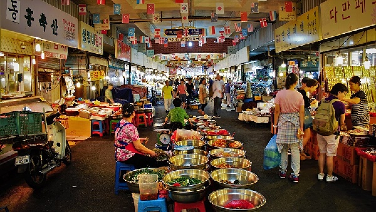 Đi tìm top 4 khu chợ cổ nổi tiếng nhất tại Việt Nam