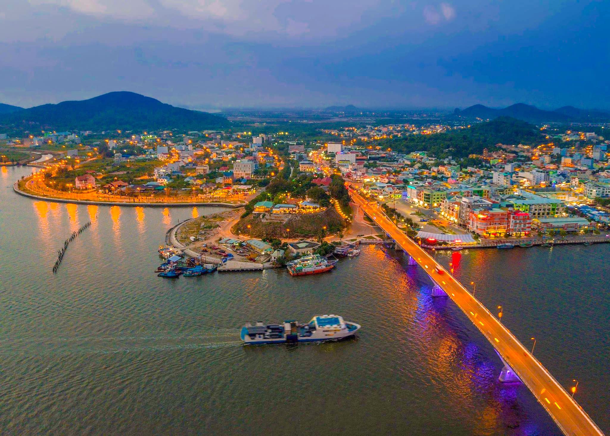 Hà Tiên là điểm du lịch lâu đời của Kiên Giang