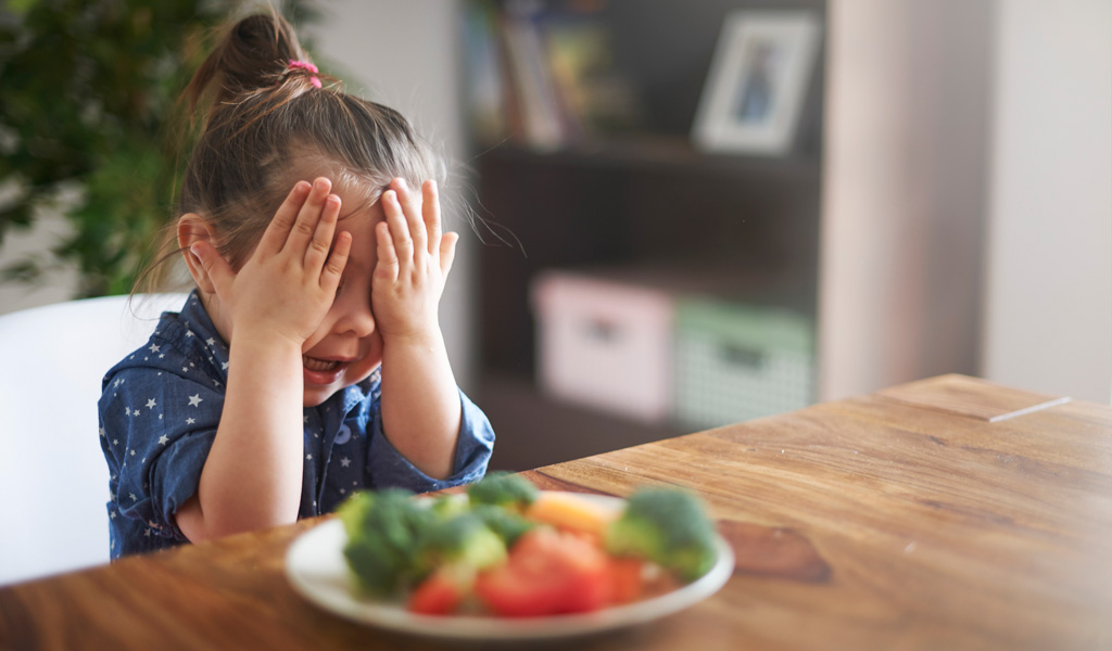 Tips cho cha mẹ để khắc phục tình trạng chán ăn của con cái
